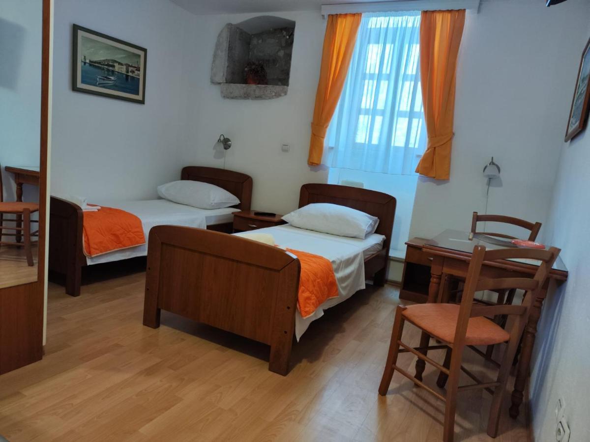 Maja Apartments Τρογκίρ Εξωτερικό φωτογραφία