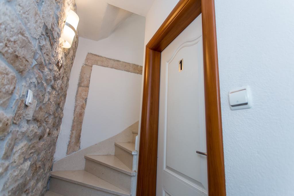Maja Apartments Τρογκίρ Εξωτερικό φωτογραφία